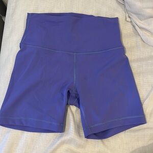 Lululemon Wunder Train 6” bike shorts size 6
